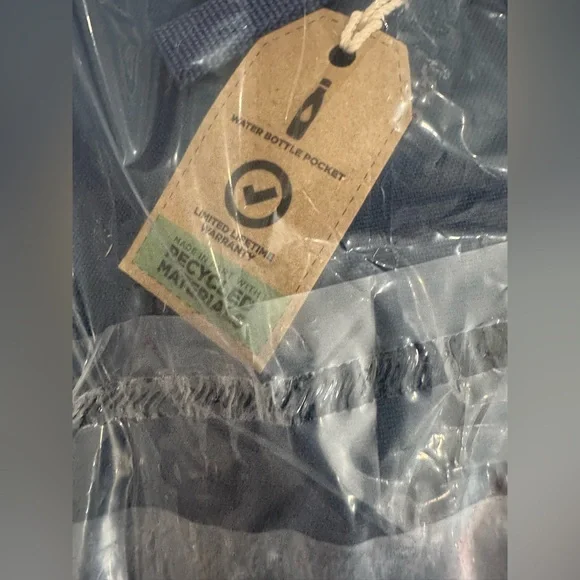 JanSport Cross Town Backpack 17" x 12.5" x 6" - Simple Bag - Picture 10 of 12